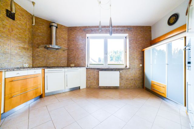 bliźniak, 8 pokoi Komorów, ul. Szmaragdowa. Zdjęcie 15