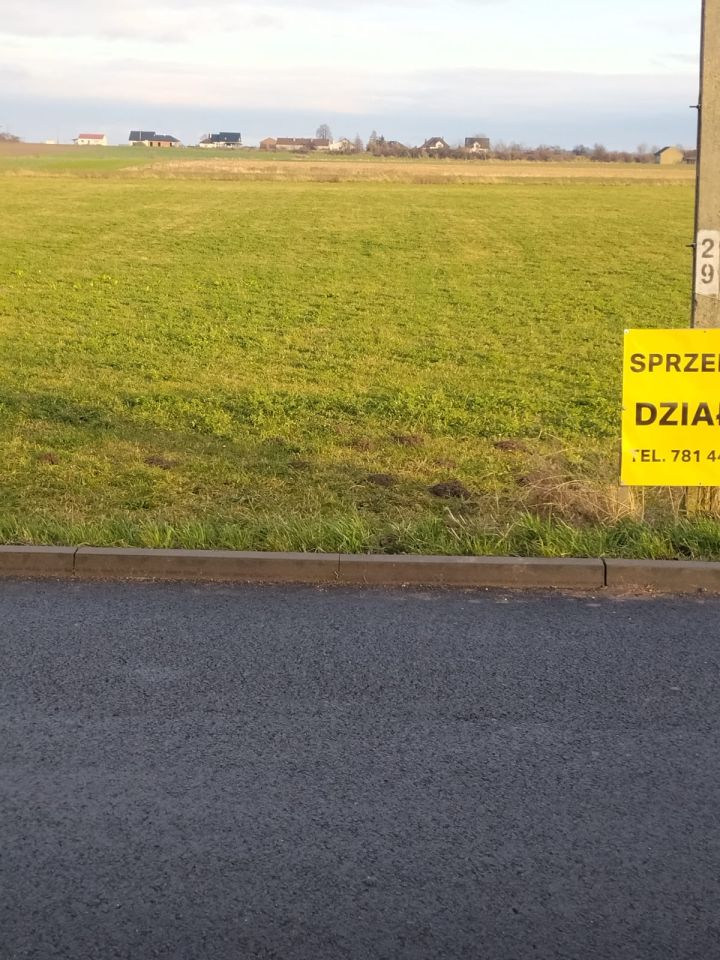 Działka budowlana Mokrsko. Zdjęcie 2