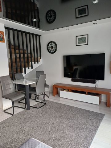 Mieszkanie 3-pokojowe Lesznowola. Zdjęcie 1