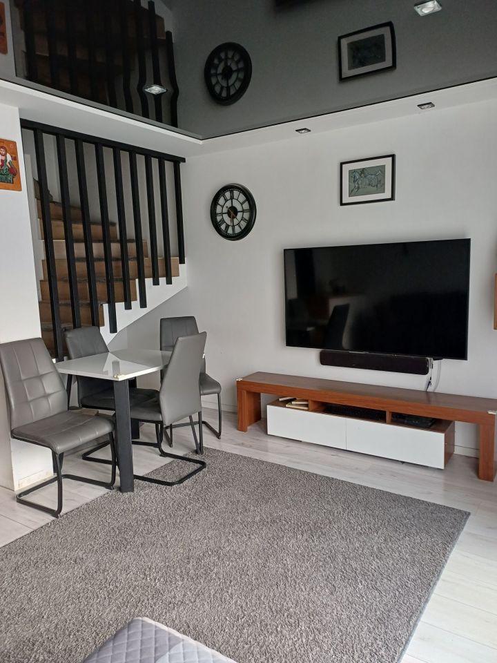 Mieszkanie 3-pokojowe Lesznowola. Zdjęcie 1