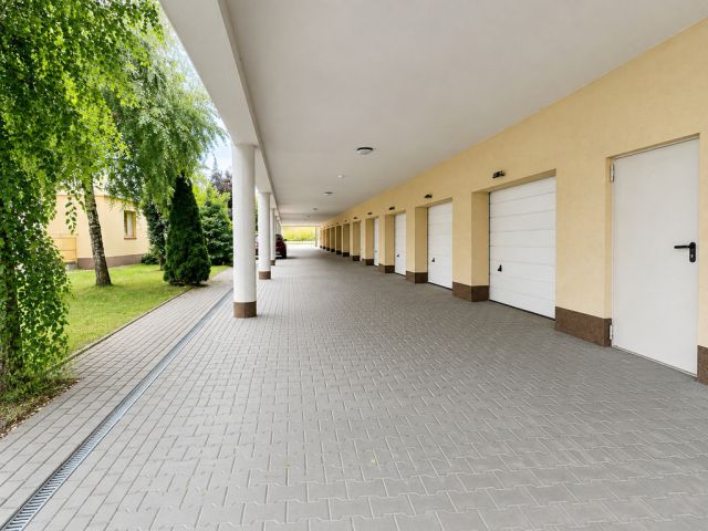 Nieruchomość komercyjna Rzeszów Zalesie, ul. Aleksandra Zelwerowicza. Zdjęcie 1