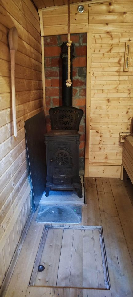 dom wolnostojący, 5 pokoi Tarnowiec. Zdjęcie 38