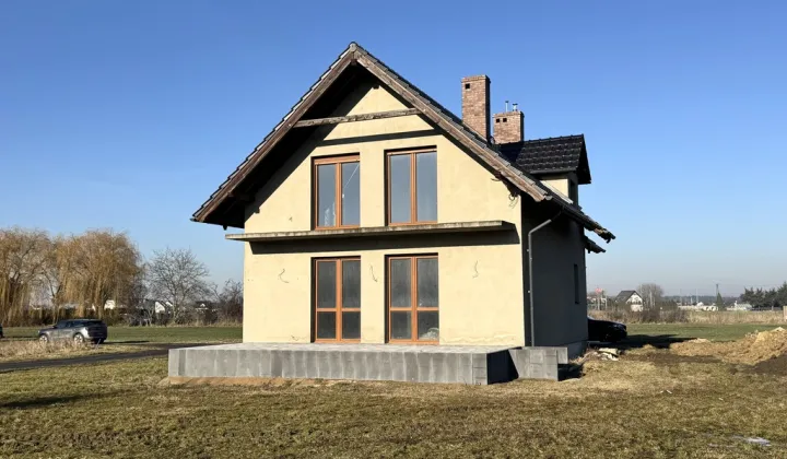 dom wolnostojący, 6 pokoi Dopiewiec, ul. Szkolna