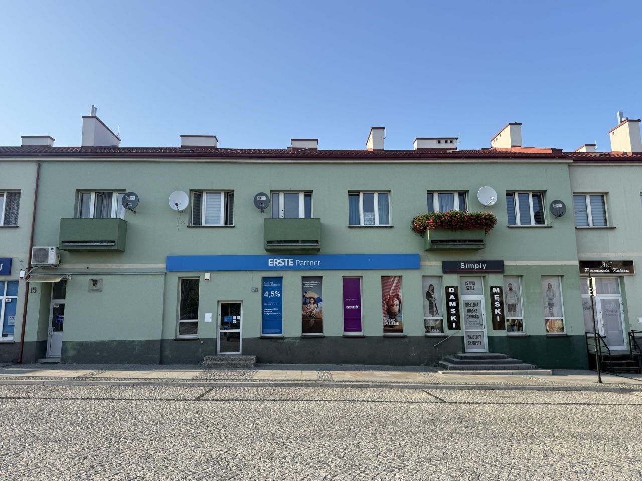 Mieszkanie 1-pokojowe Maków Mazowiecki, ul. Rynek. Zdjęcie 1