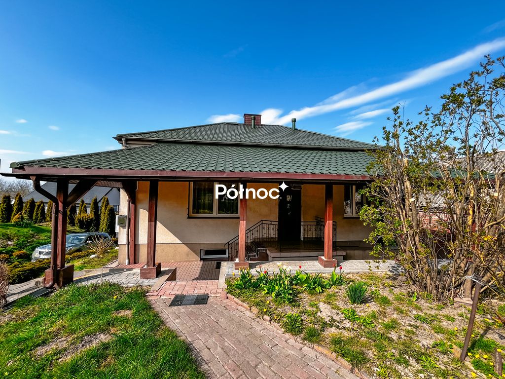 dom wolnostojący, 3 pokoje Komarów-Osada, ul. 3 Maja. Zdjęcie 1