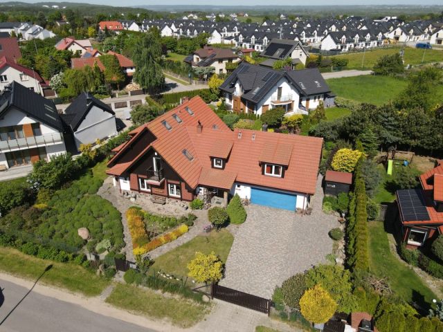 dom wolnostojący, 8 pokoi Pierwoszyno, ul. Wiśniowa. Zdjęcie 1