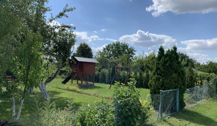 Działka rekreacyjna Jelcz-Laskowice, ul. Aleja Młodych