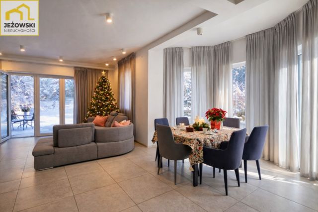 dom wolnostojący, 6 pokoi Janowiec. Zdjęcie 4