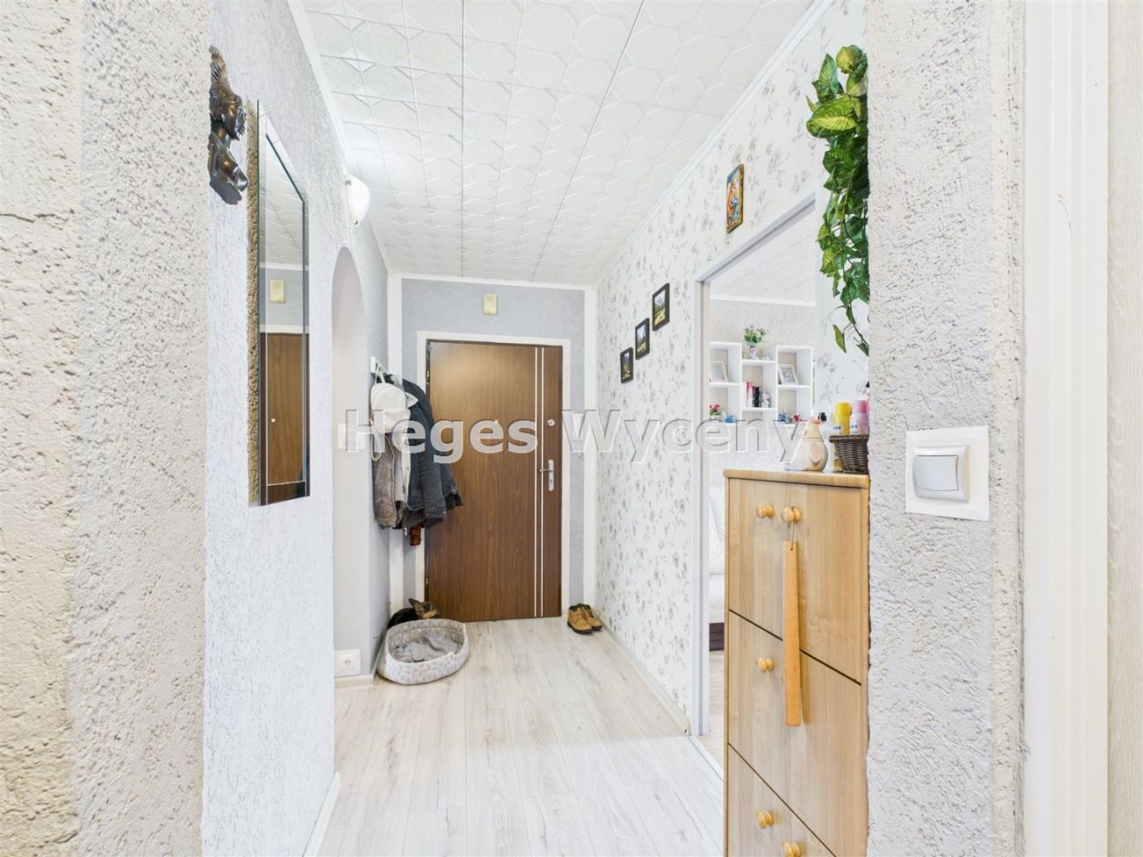 Mieszkanie 4-pokojowe Trzebień. Zdjęcie 7