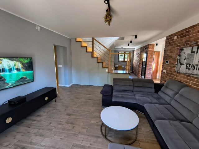 dom wolnostojący, 5 pokoi Zielonka. Zdjęcie 1