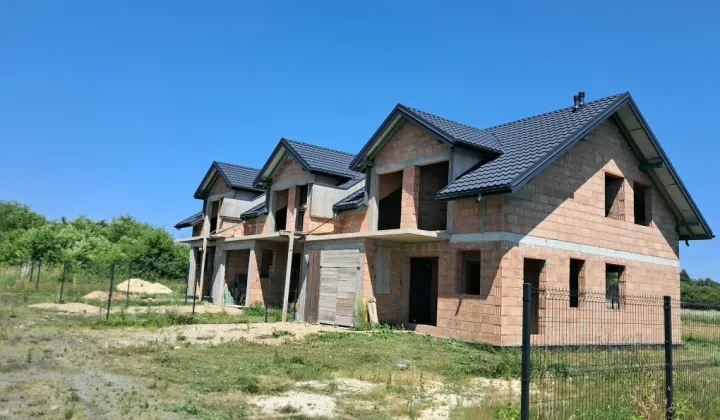 dom szeregowy Cedzyna
