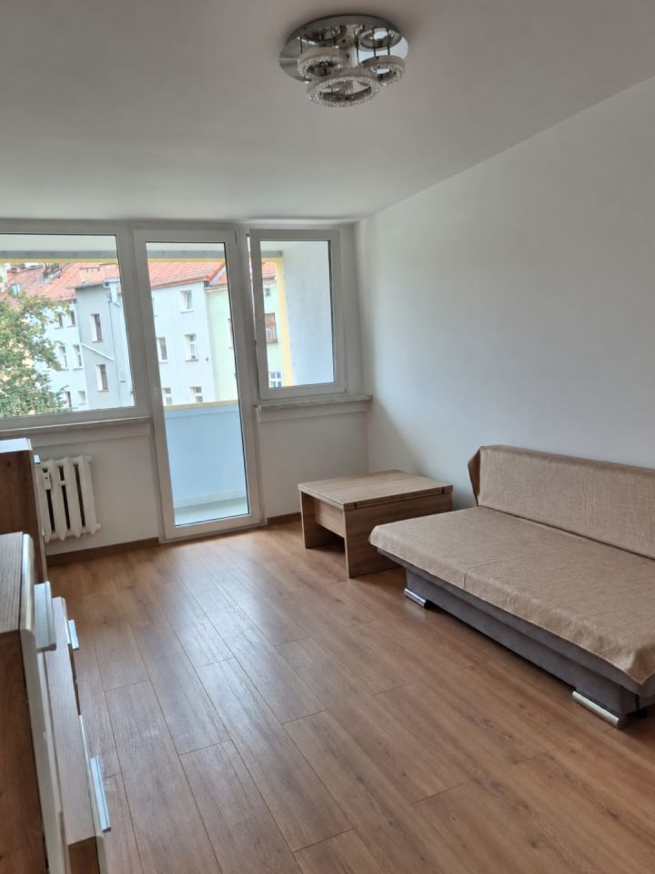 Mieszkanie 3-pokojowe Legnica Zosinek, ul. Senatorska. Zdjęcie 2