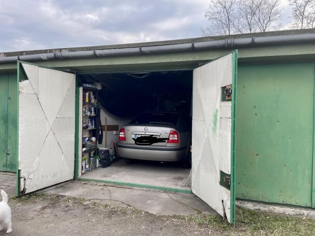 Garaż/miejsce parkingowe Gliwice Stare Gliwice, ul. Szafirowa. Zdjęcie 1