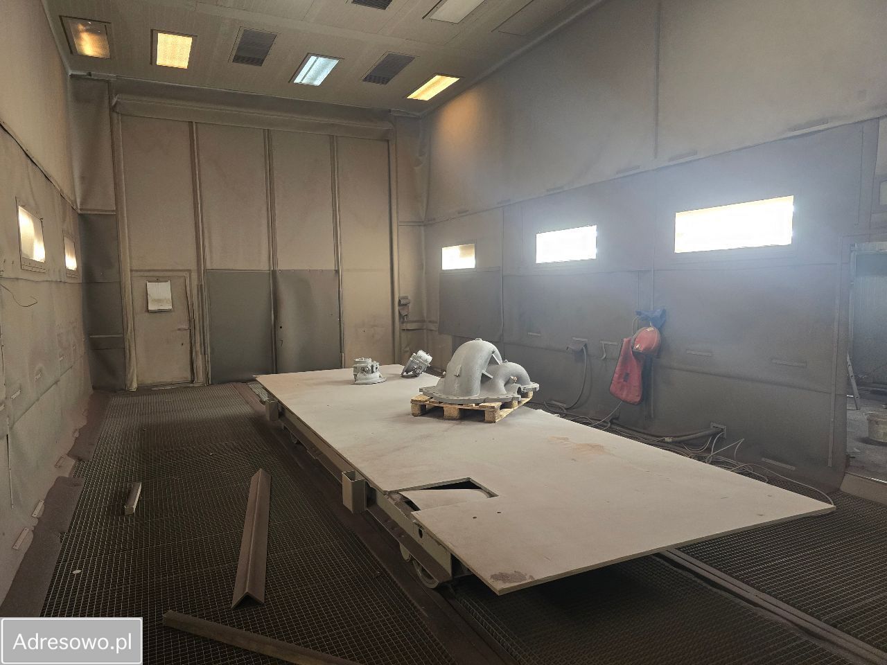 Hala/magazyn Wyry. Zdjęcie 2