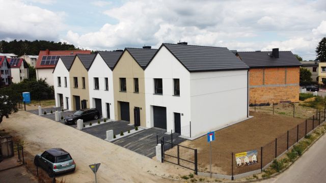 bliźniak, 4 pokoje Chodzież, ul. Akacjowa. Zdjęcie 13