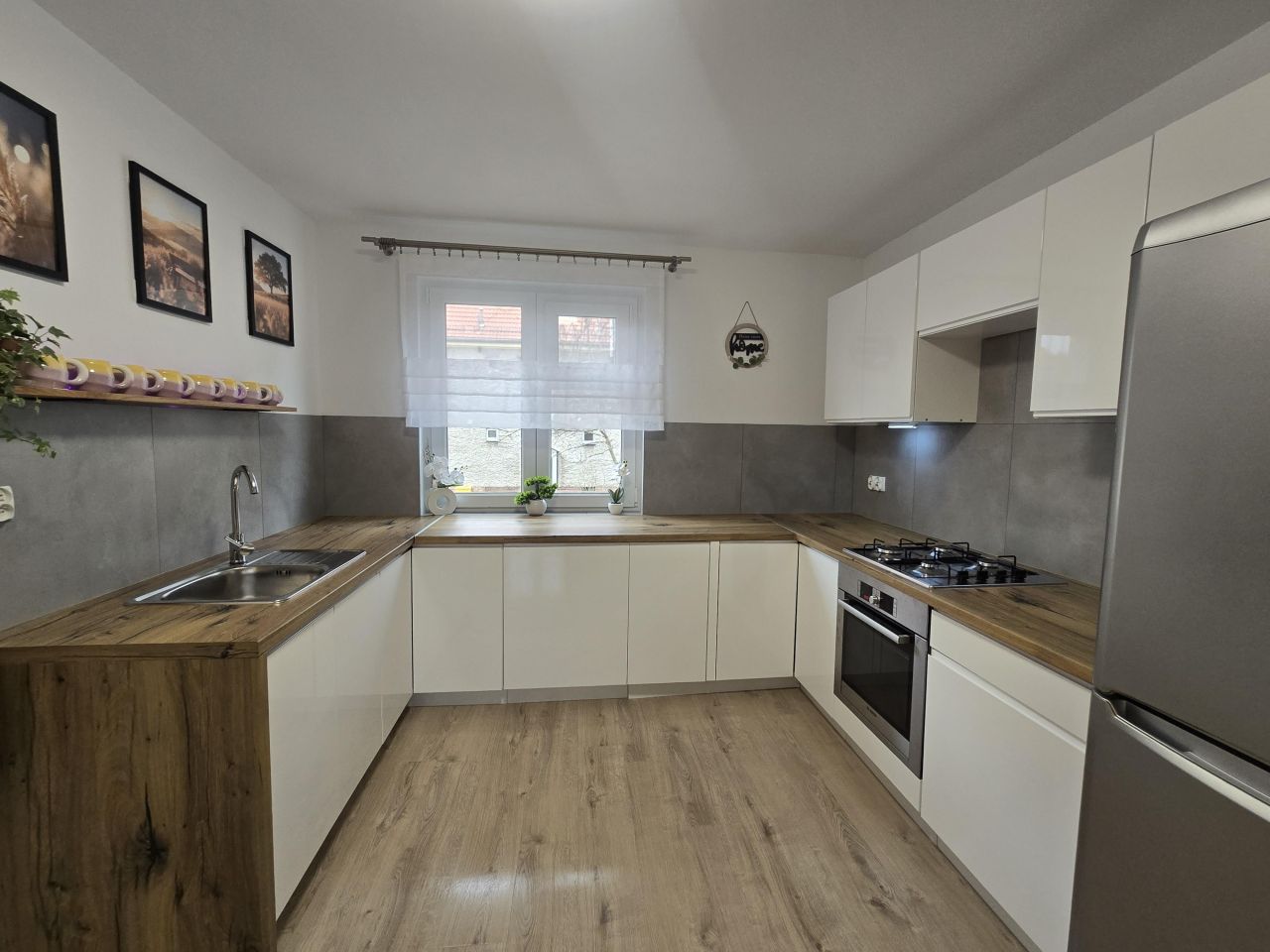 Mieszkanie 3-pokojowe Wałbrzych, ul. Prosta. Zdjęcie 2