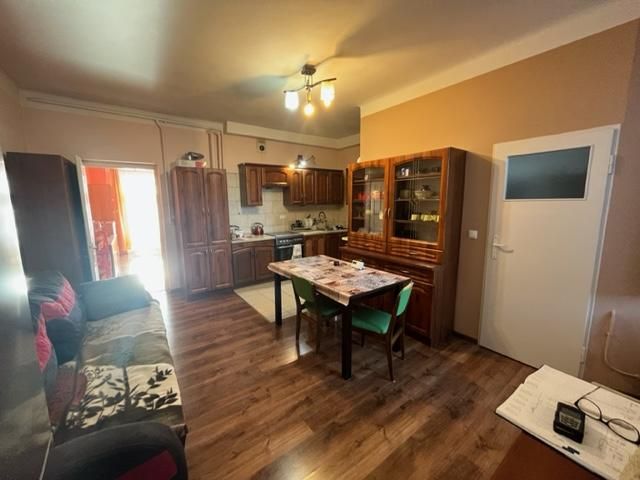 kamienica, 3 pokoje Zaklików, pl. Plac Sienkiewicza. Zdjęcie 1