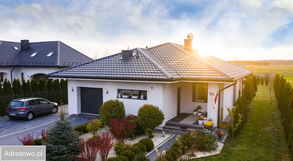 dom wolnostojący, 4 pokoje Wolica