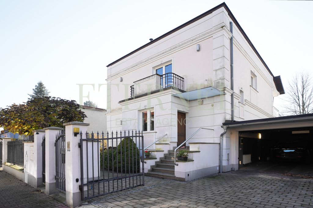 dom wolnostojący, 7 pokoi Kraków Bronowice, ul. Wojciecha Halczyna. Zdjęcie 2