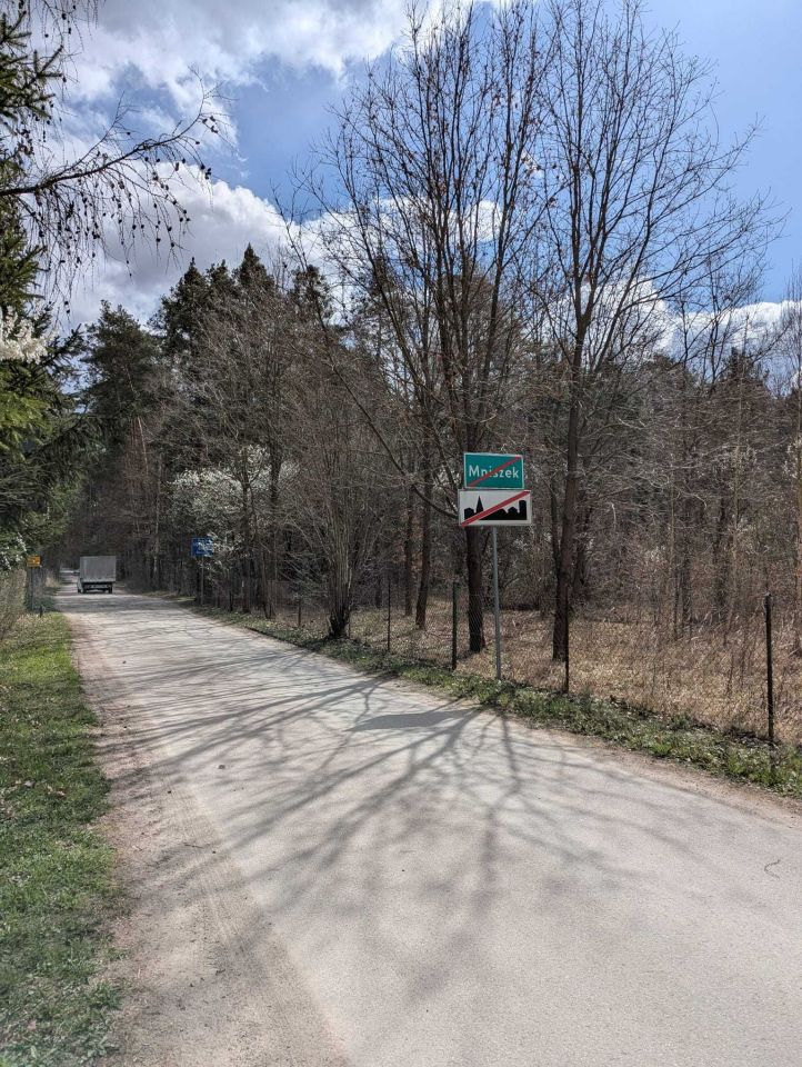 Działka budowlana Mniszek. Zdjęcie 2