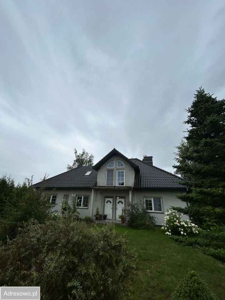 dom wolnostojący, 5 pokoi Pisarzowice, ul. Sportowa