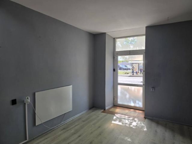 Lokal Radom Obozisko, ul. Andrzeja Struga. Zdjęcie 1