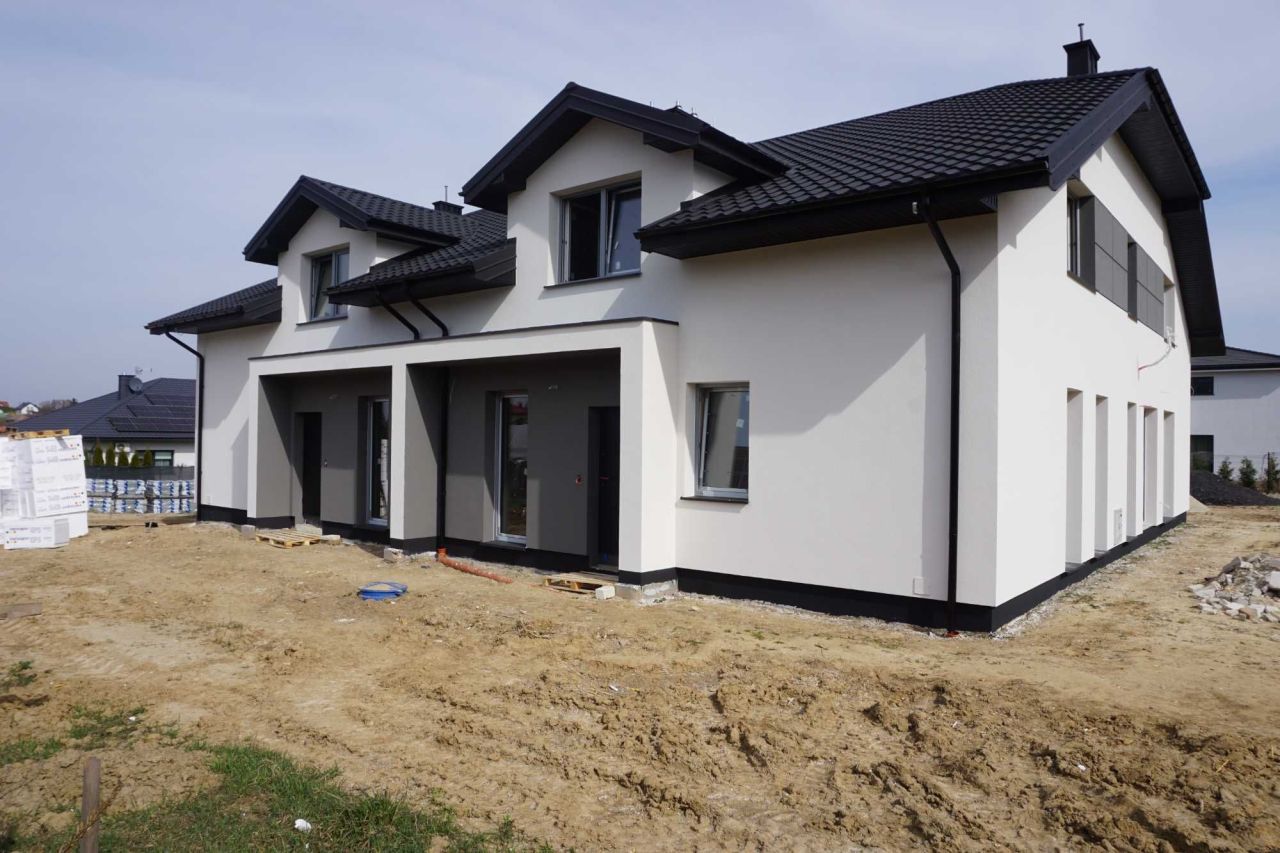 bliźniak Jastków. Zdjęcie 1