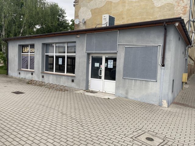 Lokal Wołów, ul. Marszałka Józefa Piłsudskiego. Zdjęcie 1
