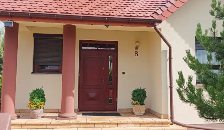 dom wolnostojący, 4 pokoje Częstochowa Lisiniec, ul. Zabrzańska