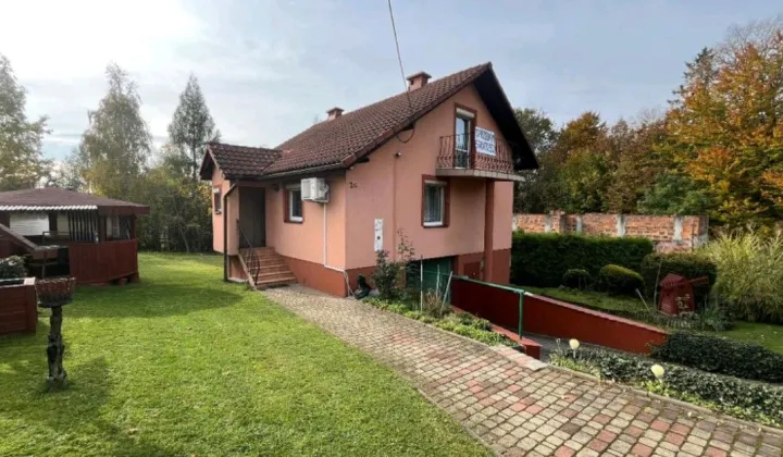 dom wolnostojący, 4 pokoje Janowice, ul. Jana Kubika