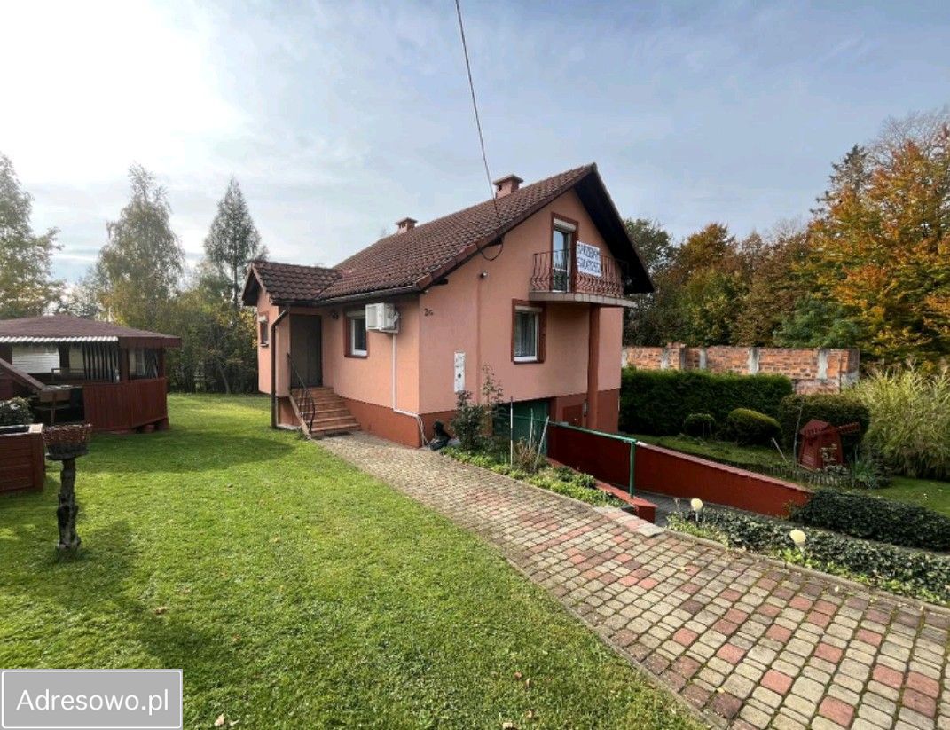 dom wolnostojący, 4 pokoje Janowice, ul. Jana Kubika