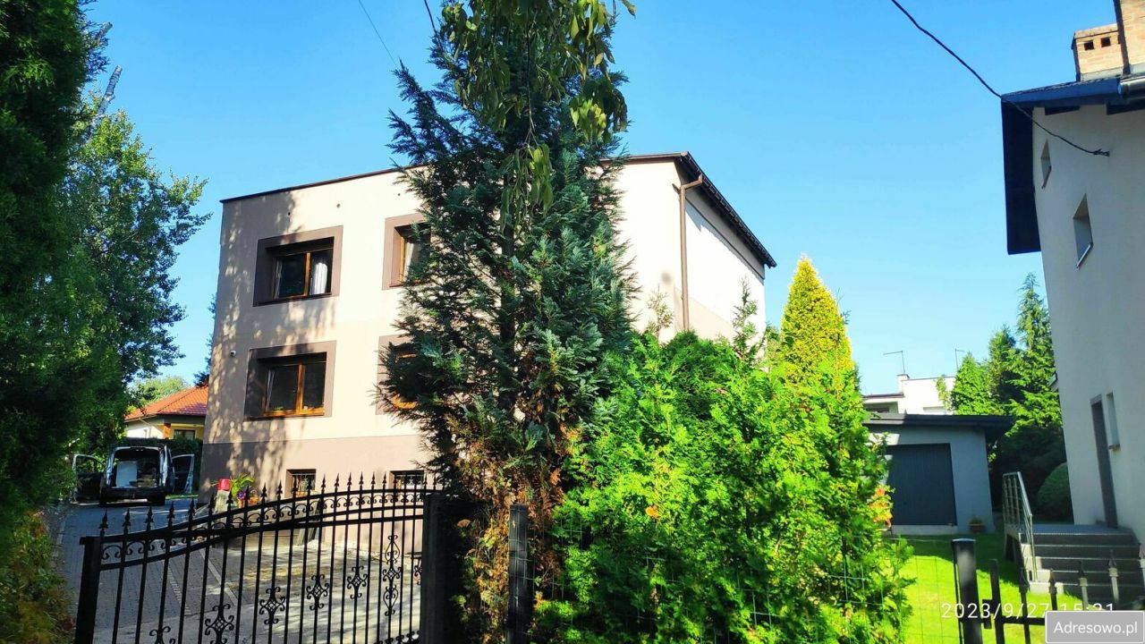 dom wolnostojący, 6 pokoi Katowice Podlesie, ul. Armii Krajowej