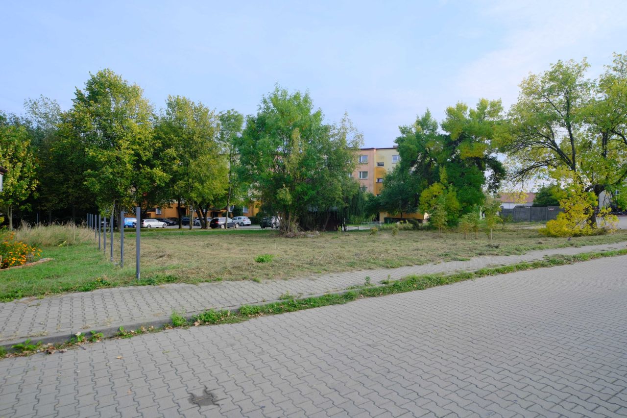 Działka na sprzedaż bez pośredników          
          
            ul. Kielecka          
          
            Radom Zamłynie