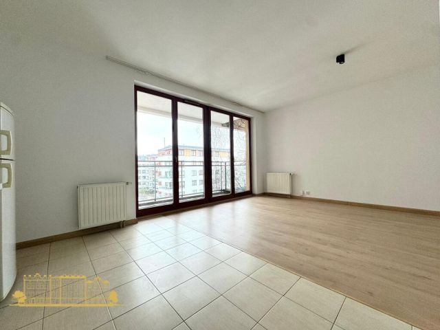 Mieszkanie 3-pokojowe Kraków, ul. Lubostroń. Zdjęcie 2