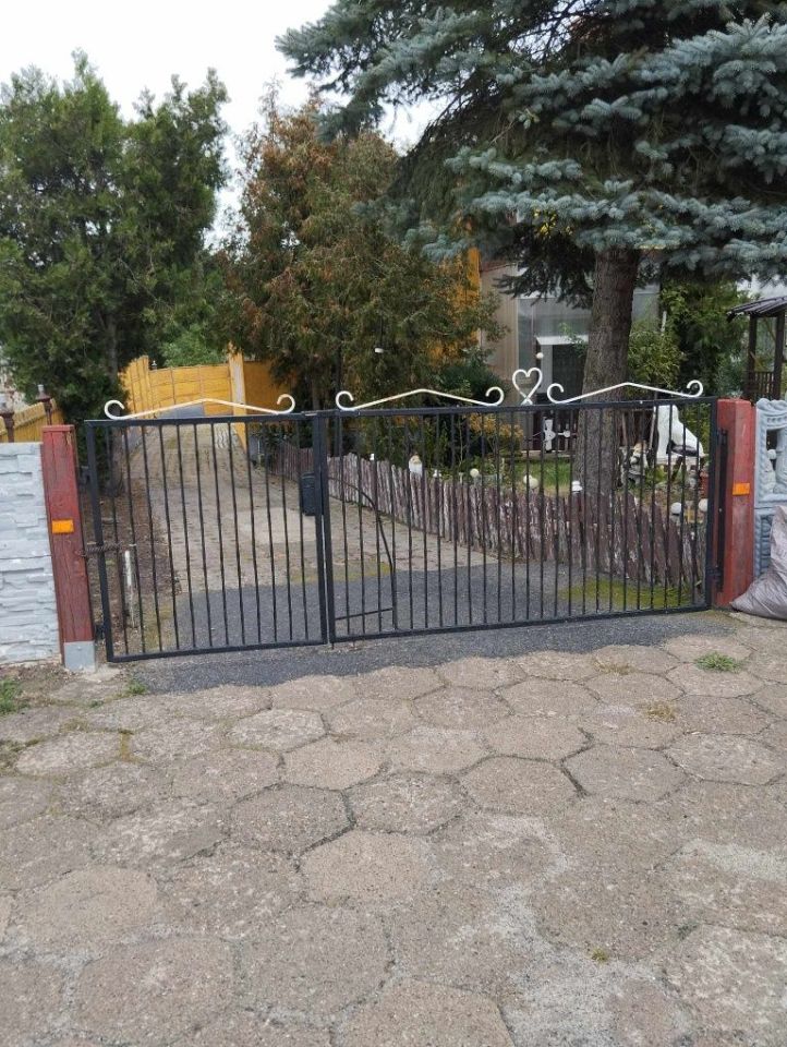 Mieszkanie 3-pokojowe Nowiny. Zdjęcie 2