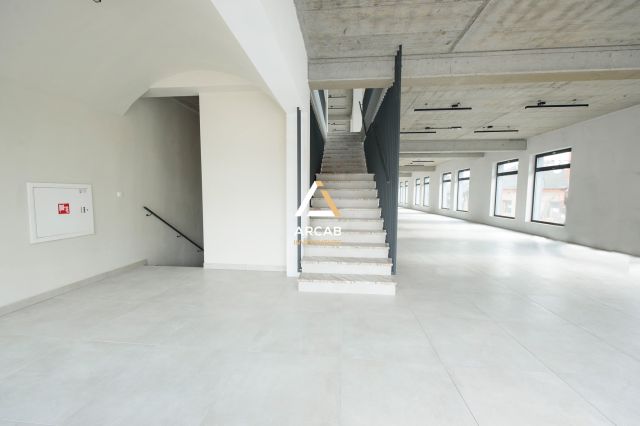 Nieruchomość komercyjna Jędrzejów, pl. Tadeusza Kościuszki. Zdjęcie 3