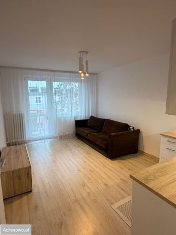 Mieszkanie 3-pokojowe Opole Zaodrze, ul. Zwycięstwa. Zdjęcie 1