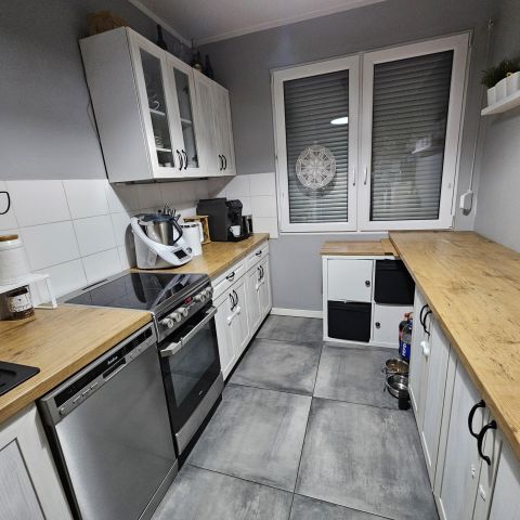 Mieszkanie 3-pokojowe Bogatynia, ul. Leona Wyczółkowskiego. Zdjęcie 1