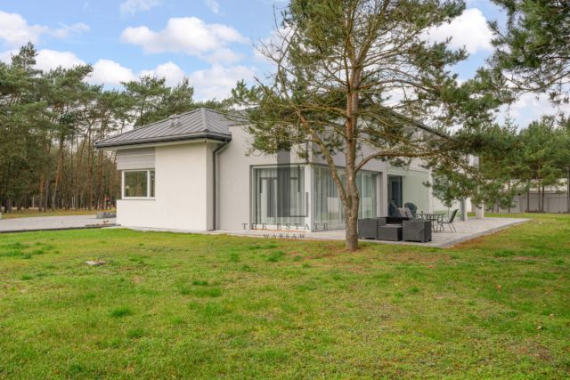 dom wolnostojący, 10 pokoi Famułki Brochowskie. Zdjęcie 22