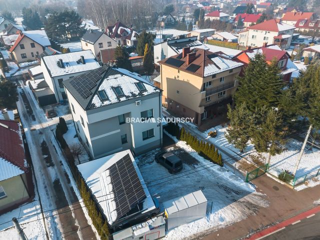 dom wolnostojący, 12 pokoi Niepołomice, al. Dębowa. Zdjęcie 10