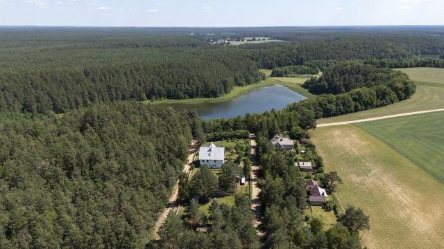 dom wolnostojący, 7 pokoi Gostomie Złotowo. Zdjęcie 1