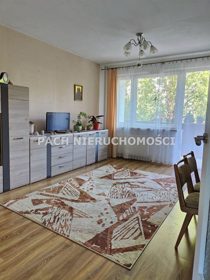 Mieszkanie 3-pokojowe Bielsko-Biała Osiedle Karpackie. Zdjęcie 2