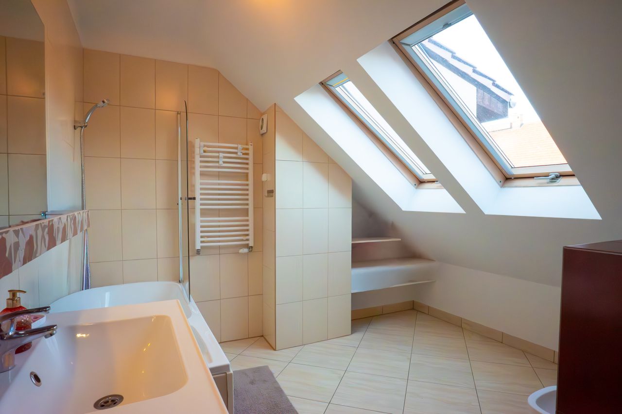 bliźniak, 6 pokoi Kołobrzeg Centrum. Zdjęcie 16