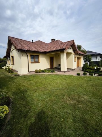 dom wolnostojący, 3 pokoje Suszno, ul. Makowa. Zdjęcie 1