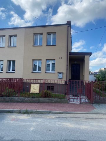 dom wolnostojący, 3 pokoje Jędrzejów, ul. Adama Mickiewicza. Zdjęcie 1