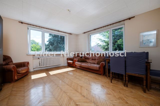 dom wolnostojący, 8 pokoi Pabianice, ul. Karniszewicka. Zdjęcie 5