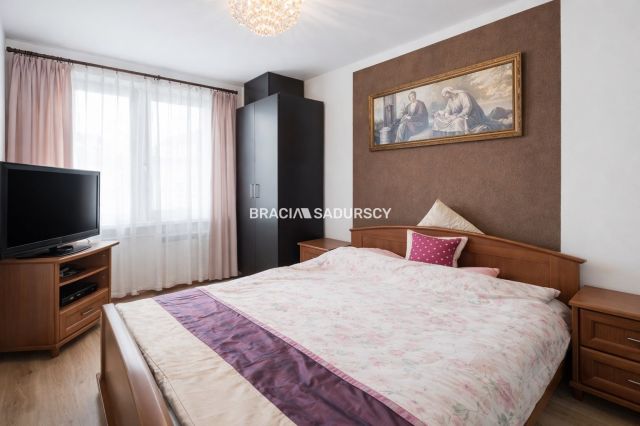 Mieszkanie 4-pokojowe Myślenice. Zdjęcie 9