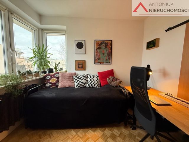 Mieszkanie 4-pokojowe Nowy Dwór Mazowiecki, ul. gen. Leopolda Okulickiego. Zdjęcie 4