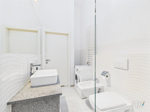 Mieszkanie 3-pokojowe Kraków Śródmieście, ul. marsz. Józefa Piłsudskiego. Zdjęcie 9