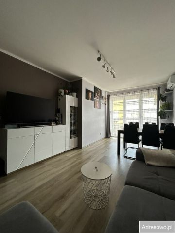 Mieszkanie 3-pokojowe Wrocław Lipa Piotrowska, ul. Gorczycowa. Zdjęcie 1